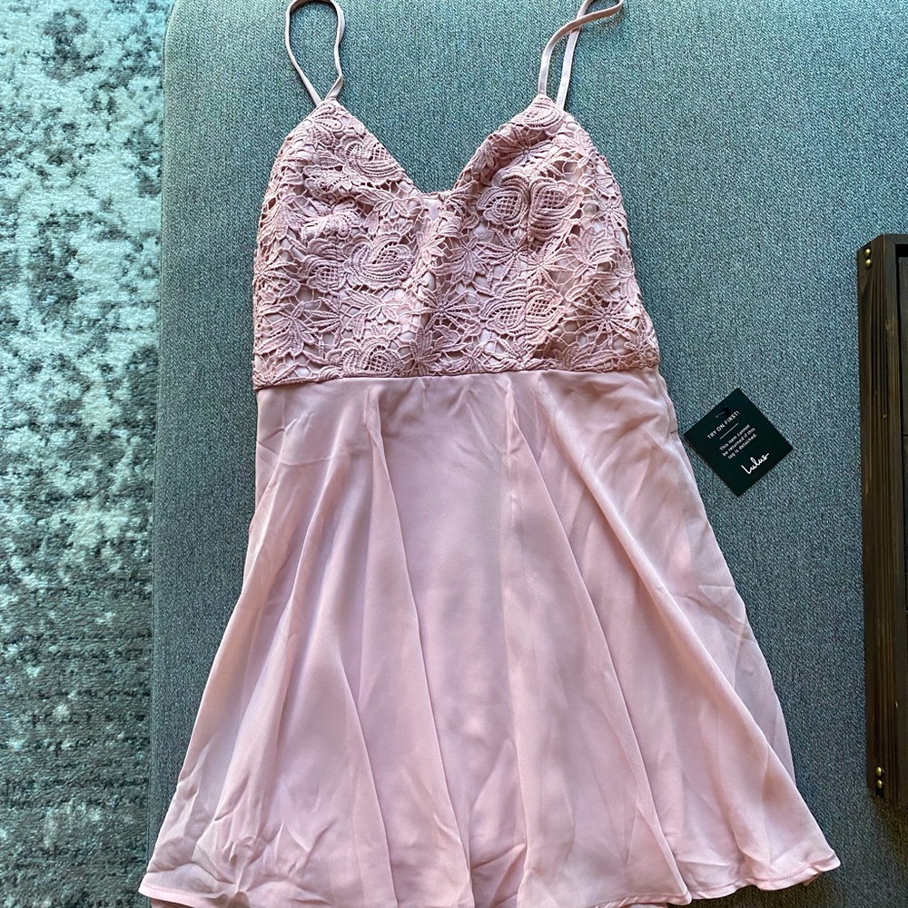 Lulu’s mauve colored dress
